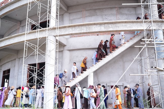 Visiting Truong Phap Pagoda, Hau Giang