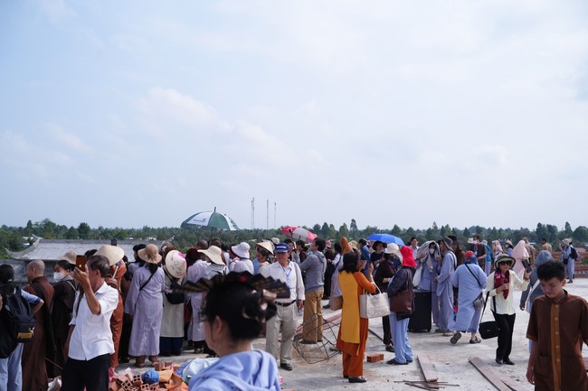 Visiting Truong Phap Pagoda, Hau Giang