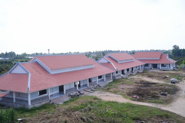 Visiting Truong Phap Pagoda, Hau Giang