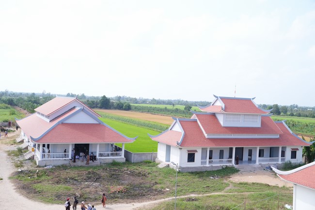 Visiting Truong Phap Pagoda, Hau Giang