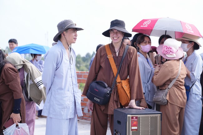 Visiting Truong Phap Pagoda, Hau Giang
