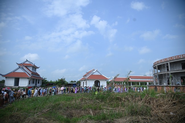 Visiting Truong Phap Pagoda, Hau Giang
