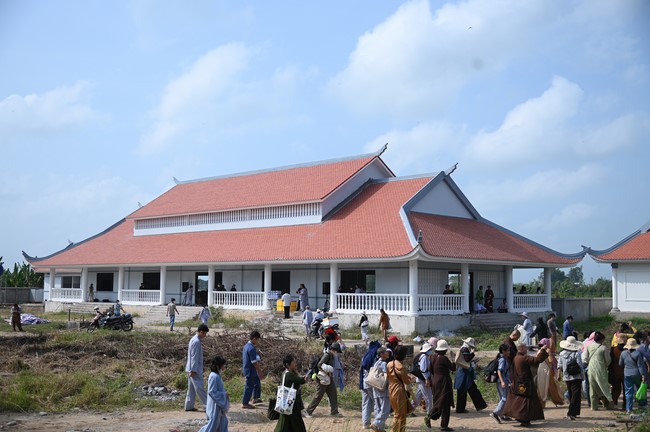 Visiting Truong Phap Pagoda, Hau Giang