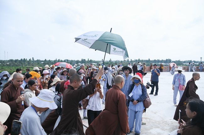 Visiting Truong Phap Pagoda, Hau Giang