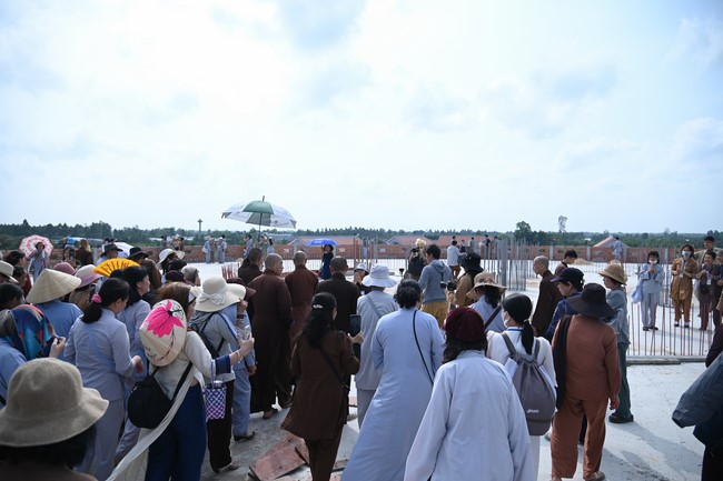 Visiting Truong Phap Pagoda, Hau Giang