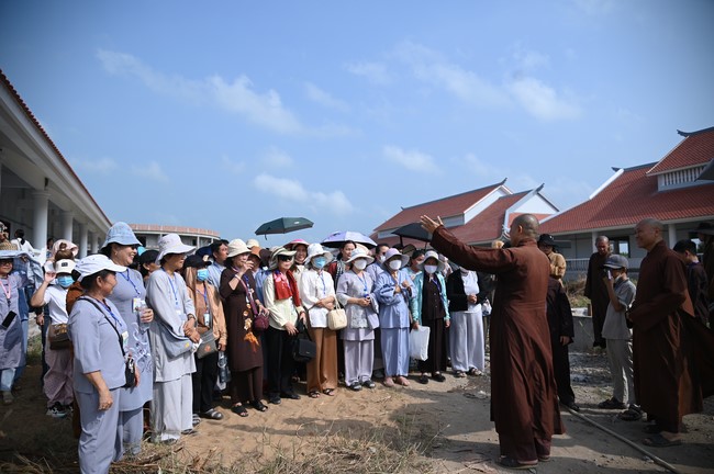 Visiting Truong Phap Pagoda, Hau Giang