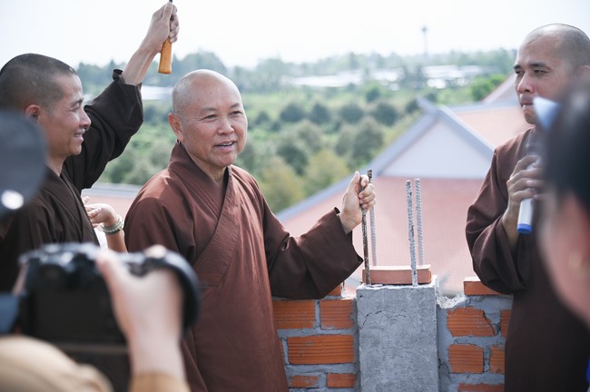 Visiting Truong Phap Pagoda, Hau Giang