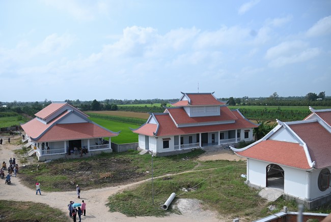 Visiting Truong Phap Pagoda, Hau Giang