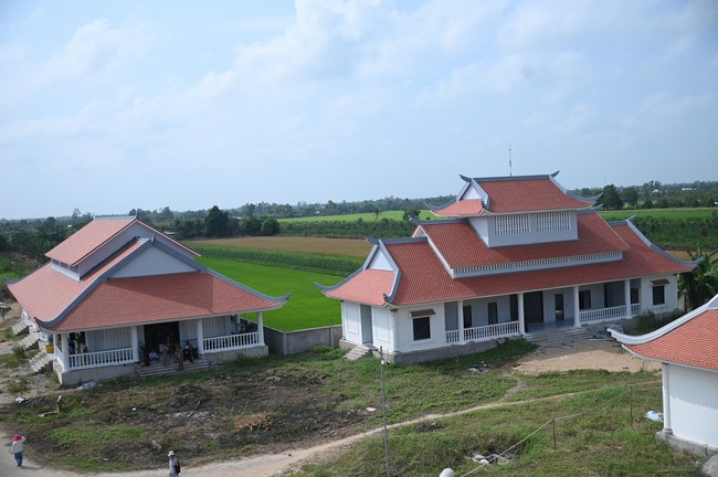 Visiting Truong Phap Pagoda, Hau Giang