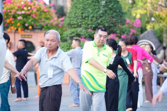 Community program of Body-mind Purification - Guiding a healthy lifestyle in accordance with the nature