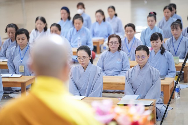 Lớp Phật Pháp Ứng Dụng Hoằng Pháp: Pháp thoại “Lấy chân thắng hư ngụy” – Đại đức Thích Tâm Cung