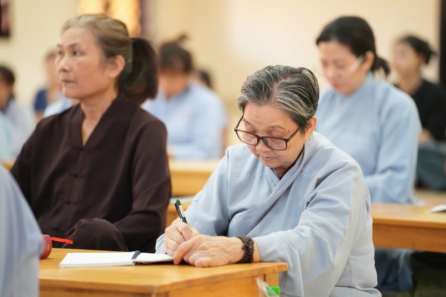 Lớp Phật Pháp Ứng Dụng Hoằng Pháp: Pháp thoại “Lấy chân thắng hư ngụy” – Đại đức Thích Tâm Cung