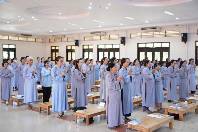 Lớp Phật Pháp Ứng Dụng Hoằng Pháp: Pháp thoại “Lấy chân thắng hư ngụy” – Đại đức Thích Tâm Cung