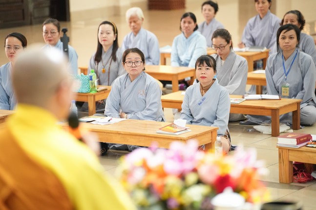 Lớp Phật Pháp Ứng Dụng Hoằng Pháp: Pháp thoại “Lấy chân thắng hư ngụy” – Đại đức Thích Tâm Cung