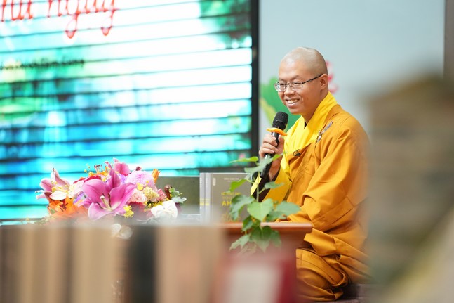 Lớp Phật Pháp Ứng Dụng Hoằng Pháp: Pháp thoại “Lấy chân thắng hư ngụy” – Đại đức Thích Tâm Cung