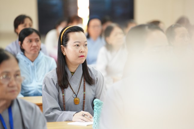 Lớp Phật Pháp Ứng Dụng Hoằng Pháp: Pháp thoại “Lấy chân thắng hư ngụy” – Đại đức Thích Tâm Cung