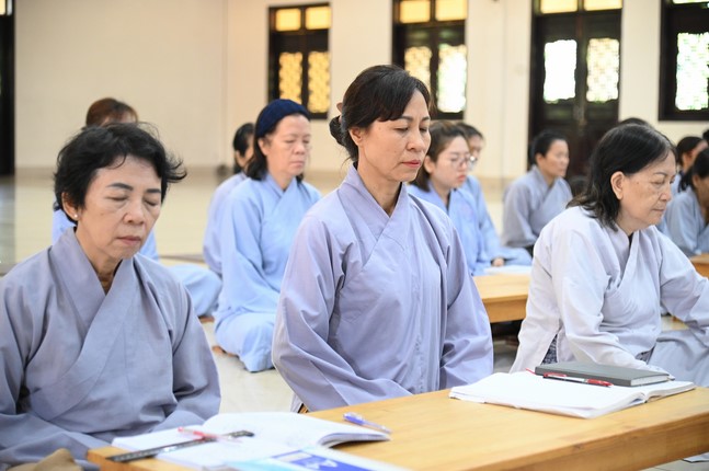 Lớp Phật Pháp Ứng Dụng Hoằng Pháp: Pháp thoại “Lấy chân thắng hư ngụy” – Đại đức Thích Tâm Cung