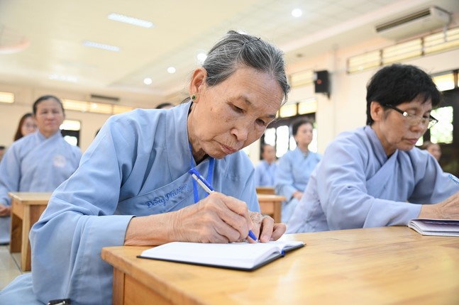 Lớp Phật Pháp Ứng Dụng Hoằng Pháp: Pháp thoại “Lấy chân thắng hư ngụy” – Đại đức Thích Tâm Cung