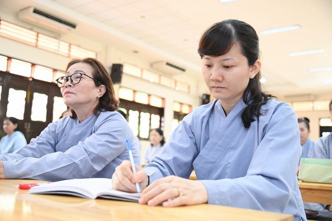 Lớp Phật Pháp Ứng Dụng Hoằng Pháp: Pháp thoại “Lấy chân thắng hư ngụy” – Đại đức Thích Tâm Cung