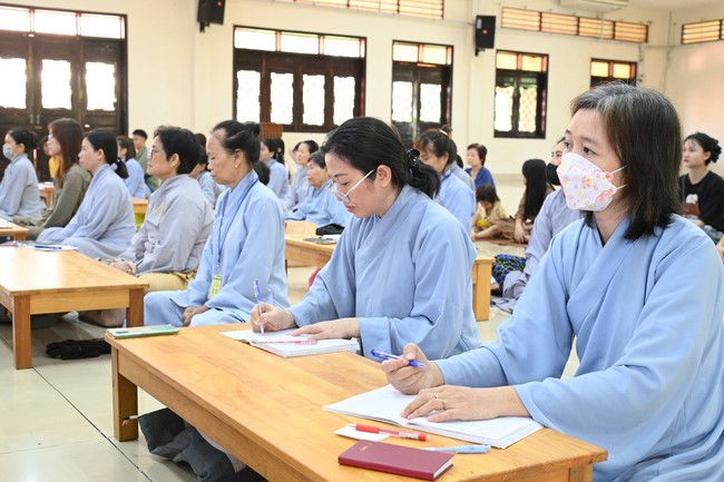 Lớp Phật Pháp Ứng Dụng Hoằng Pháp: Pháp thoại “Lấy chân thắng hư ngụy” – Đại đức Thích Tâm Cung