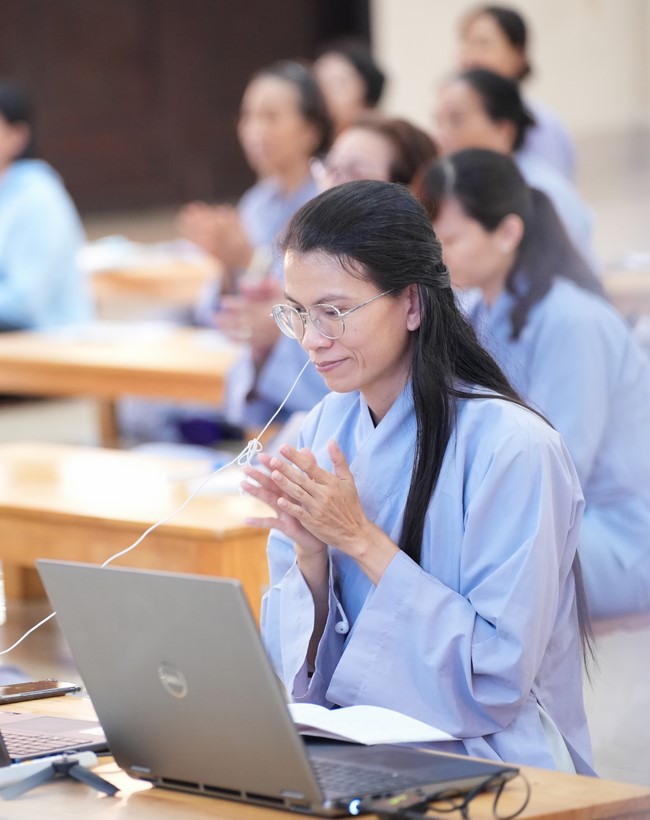 Lớp Phật Pháp Ứng Dụng Hoằng Pháp: Pháp thoại “Lấy chân thắng hư ngụy” – Đại đức Thích Tâm Cung