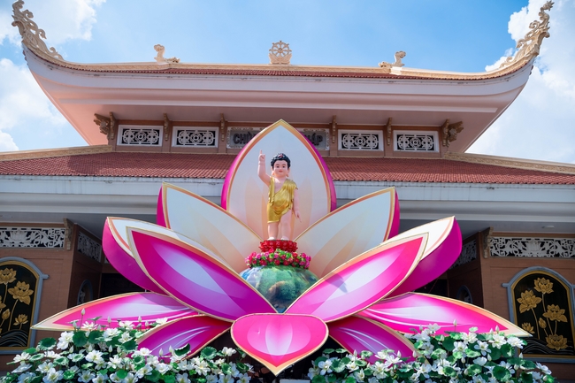 Hội Sinh Viên: Diễu hành xe đạp mừng Phật đản Pl.2659 – Dl.2025