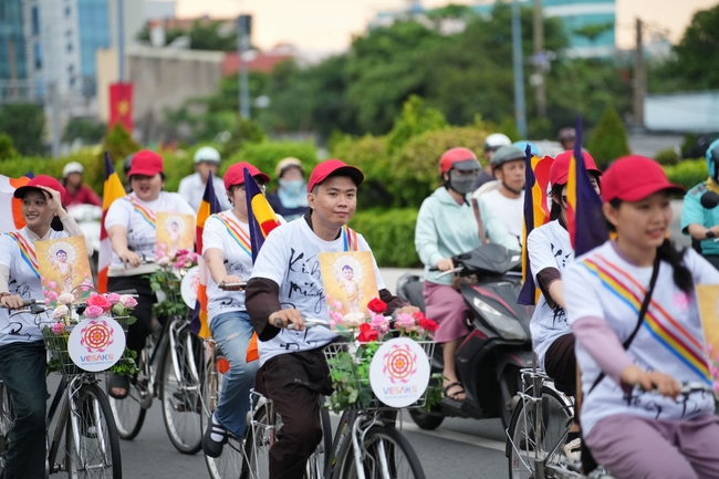 Hội Sinh Viên: Diễu hành xe đạp mừng Phật đản Pl.2659 – Dl.2025