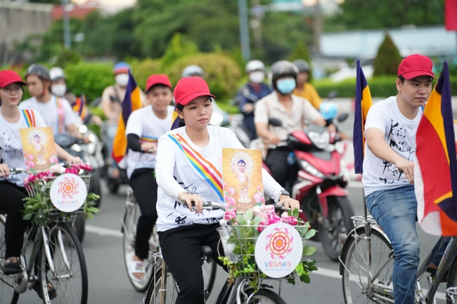 Hội Sinh Viên: Diễu hành xe đạp mừng Phật đản Pl.2659 – Dl.2025