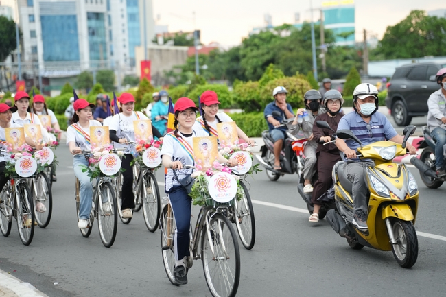 Hội Sinh Viên: Diễu hành xe đạp mừng Phật đản Pl.2659 – Dl.2025