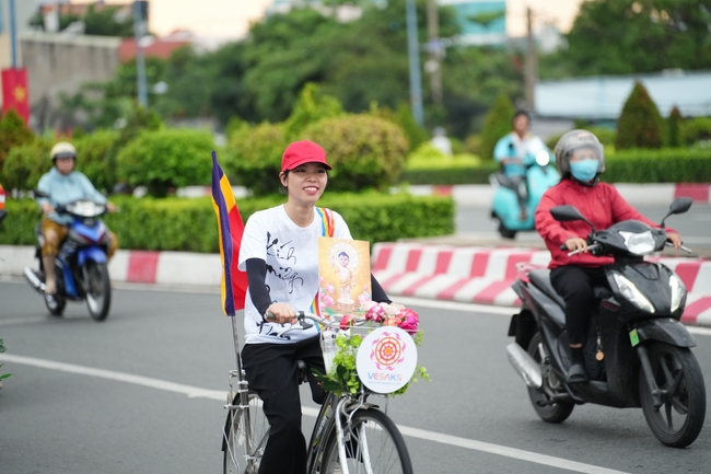 Hội Sinh Viên: Diễu hành xe đạp mừng Phật đản Pl.2659 – Dl.2025