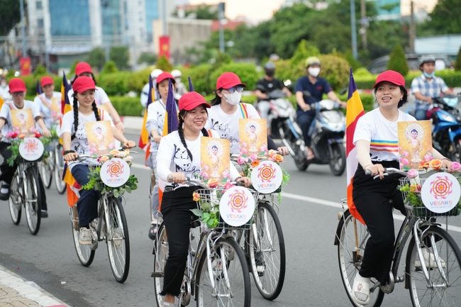 Hội Sinh Viên: Diễu hành xe đạp mừng Phật đản Pl.2659 – Dl.2025