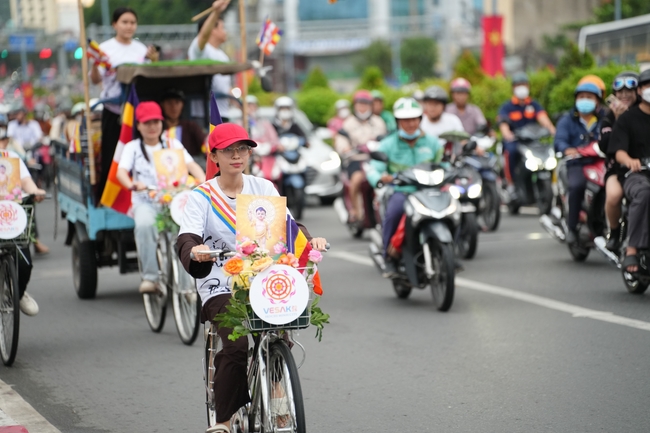 Hội Sinh Viên: Diễu hành xe đạp mừng Phật đản Pl.2659 – Dl.2025
