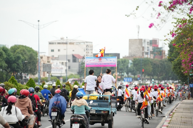 Hội Sinh Viên: Diễu hành xe đạp mừng Phật đản Pl.2659 – Dl.2025