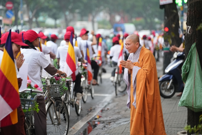 Hội Sinh Viên: Diễu hành xe đạp mừng Phật đản Pl.2659 – Dl.2025