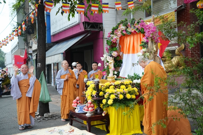 Hội Sinh Viên: Diễu hành xe đạp mừng Phật đản Pl.2659 – Dl.2025