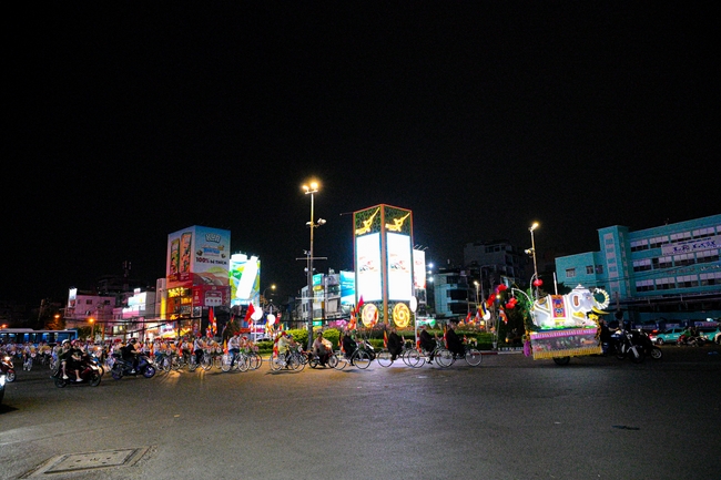 Hội Sinh Viên: Diễu hành xe đạp mừng Phật đản Pl.2659 – Dl.2025