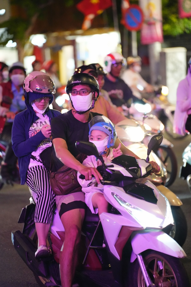 Hội Sinh Viên: Diễu hành xe đạp mừng Phật đản Pl.2659 – Dl.2025