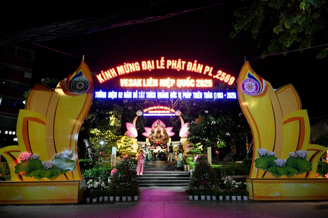 Hội Sinh Viên: Diễu hành xe đạp mừng Phật đản Pl.2659 – Dl.2025