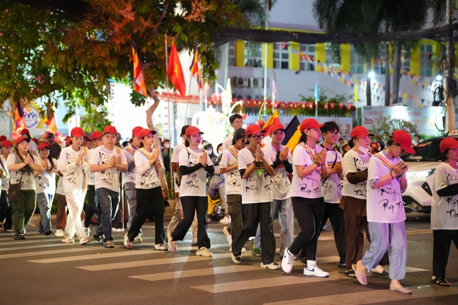 Hội Sinh Viên: Diễu hành xe đạp mừng Phật đản Pl.2659 – Dl.2025