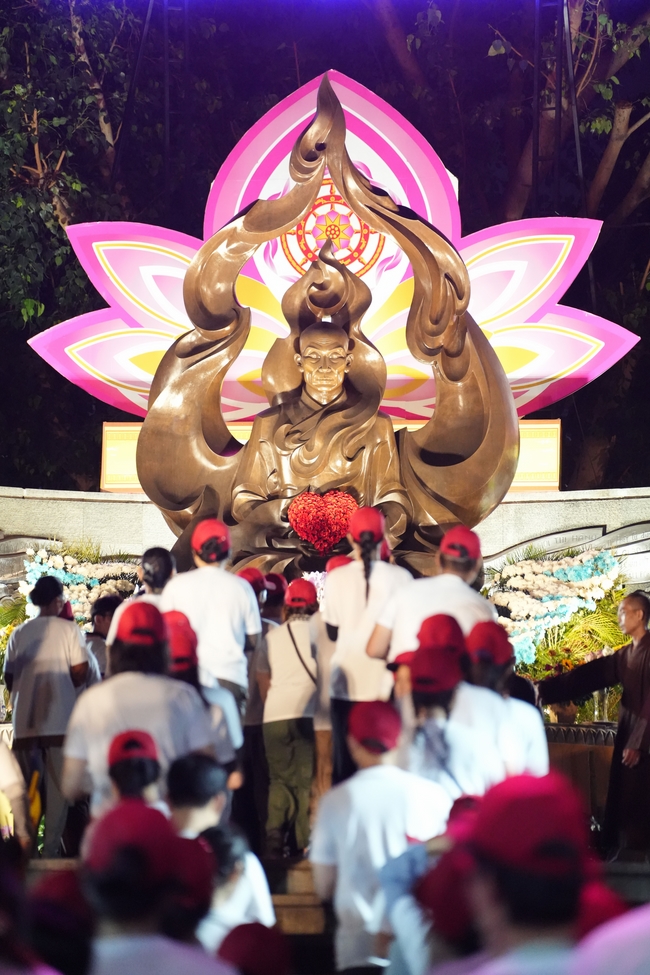 Hội Sinh Viên: Diễu hành xe đạp mừng Phật đản Pl.2659 – Dl.2025