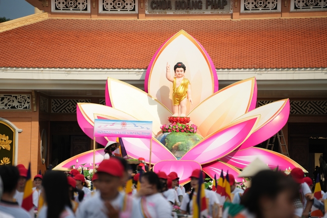 Hội Sinh Viên: Diễu hành xe đạp mừng Phật đản Pl.2659 – Dl.2025