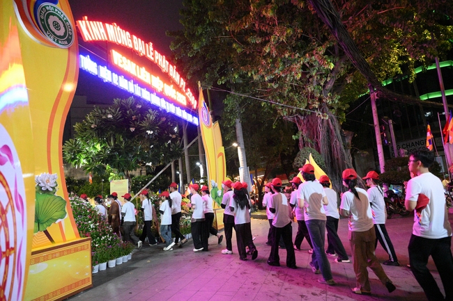 Hội Sinh Viên: Diễu hành xe đạp mừng Phật đản Pl.2659 – Dl.2025