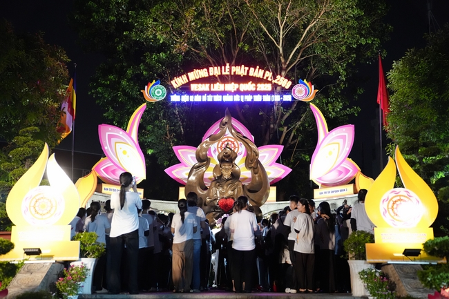 Hội Sinh Viên: Diễu hành xe đạp mừng Phật đản Pl.2659 – Dl.2025