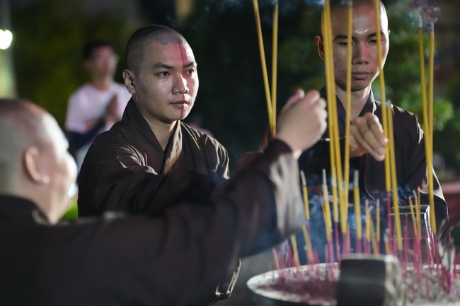 Hội Sinh Viên: Diễu hành xe đạp mừng Phật đản Pl.2659 – Dl.2025