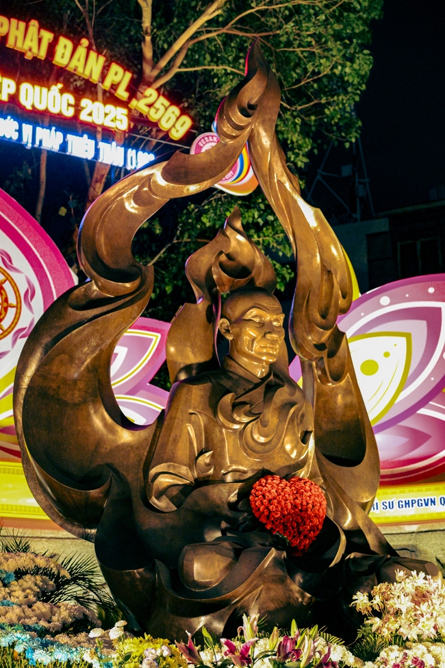 Hội Sinh Viên: Diễu hành xe đạp mừng Phật đản Pl.2659 – Dl.2025