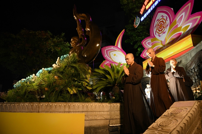 Hội Sinh Viên: Diễu hành xe đạp mừng Phật đản Pl.2659 – Dl.2025