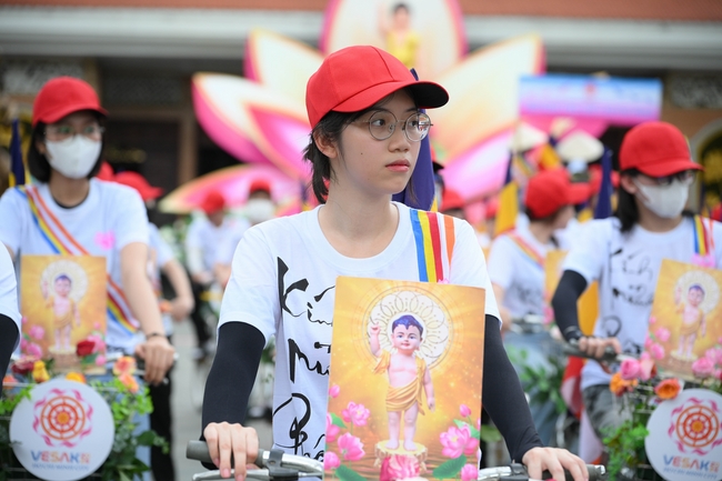 Hội Sinh Viên: Diễu hành xe đạp mừng Phật đản Pl.2659 – Dl.2025