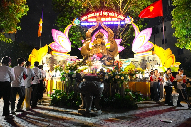 Hội Sinh Viên: Diễu hành xe đạp mừng Phật đản Pl.2659 – Dl.2025