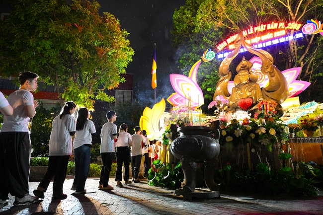 Hội Sinh Viên: Diễu hành xe đạp mừng Phật đản Pl.2659 – Dl.2025