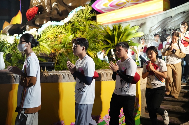 Hội Sinh Viên: Diễu hành xe đạp mừng Phật đản Pl.2659 – Dl.2025